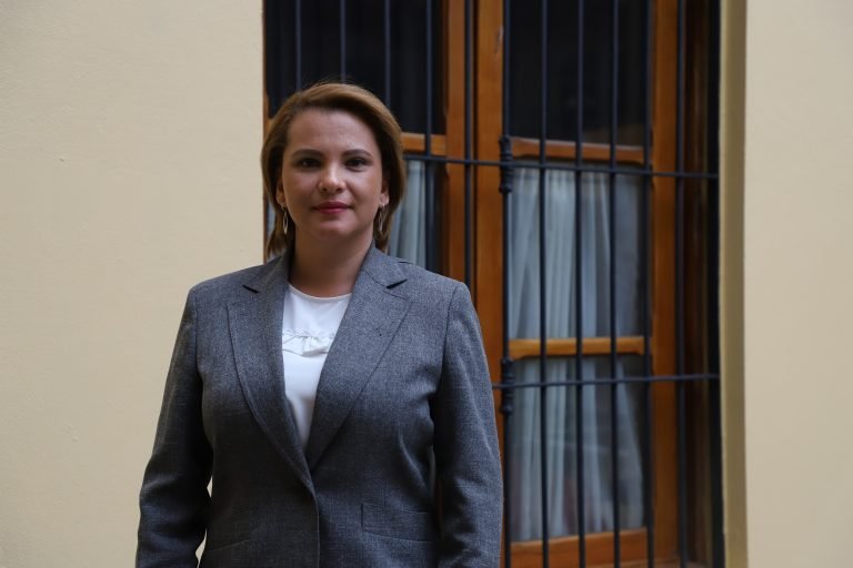 Nueva República le desea a Ivonne Acuña un futuro promisorio en la vida política del país