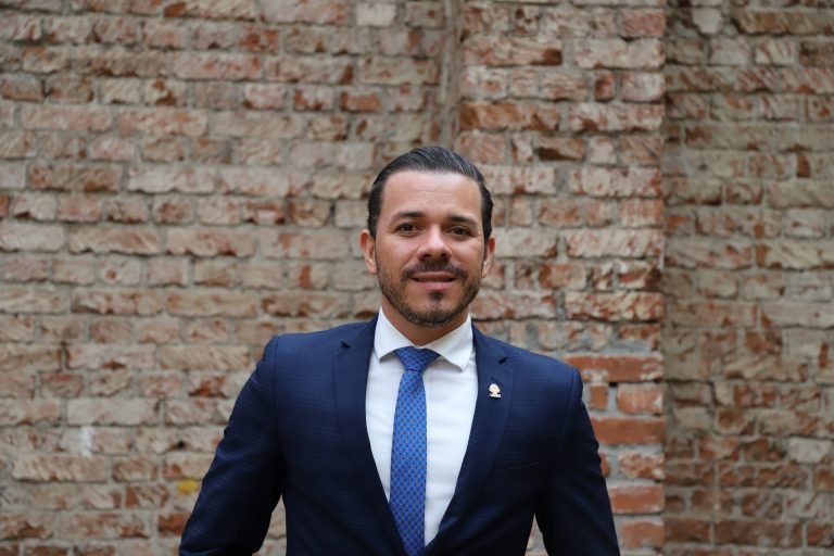 Wagner Jiménez: Nuestro país ya no puede sostener más que existan castas sacerdotales y grupos privilegiados