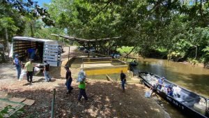 55 familias de Barra de Pacuare en Siquirres recibieron ayuda humanitaria