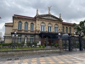 Sala IV ordena protocolos y suspende restauración del Teatro Nacional por daños a su integridad histórica