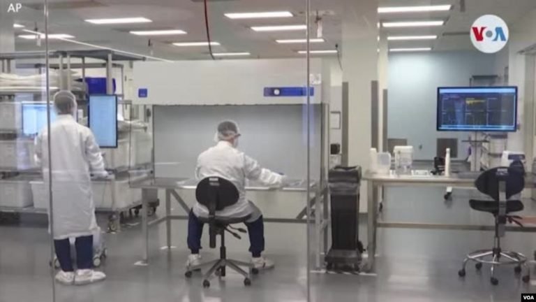 Ocho países compiten por desarrollar vacuna contra la COVID-19