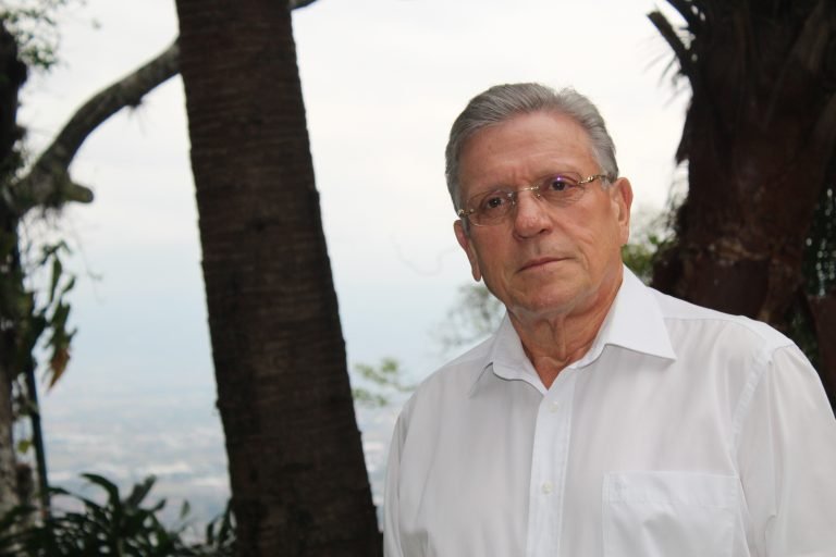 Rolando Araya lamenta el fallecimiento de su gran amigo Dionisio Cabal