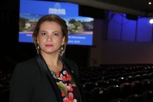 Carmen Chan: El PAC convirtió embajadas en club para amigos y compinches