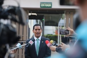 Solicitan llevar a Gustavo Viales ante Tribunal de Ética por caso Casasola-Gourzong