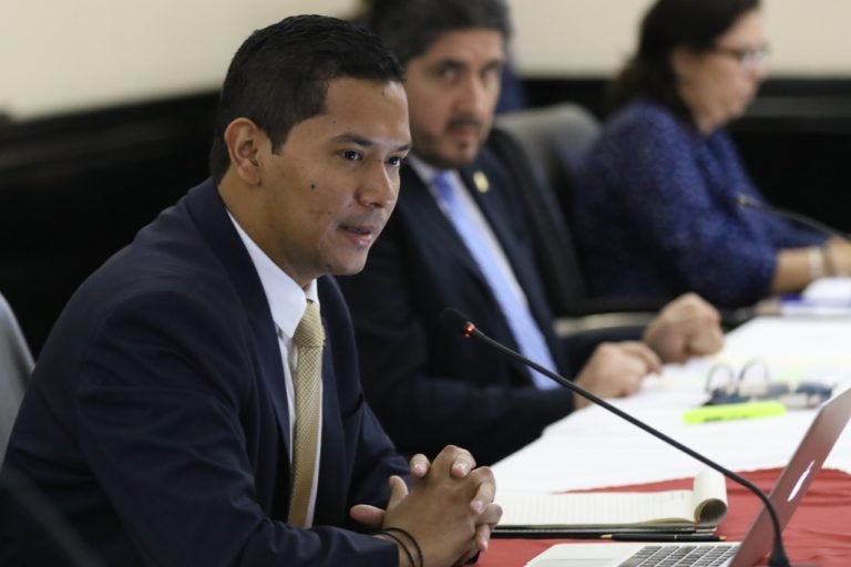 Hacendarios rechaza segundo presupuesto extraordinario y exige reducción del gasto público