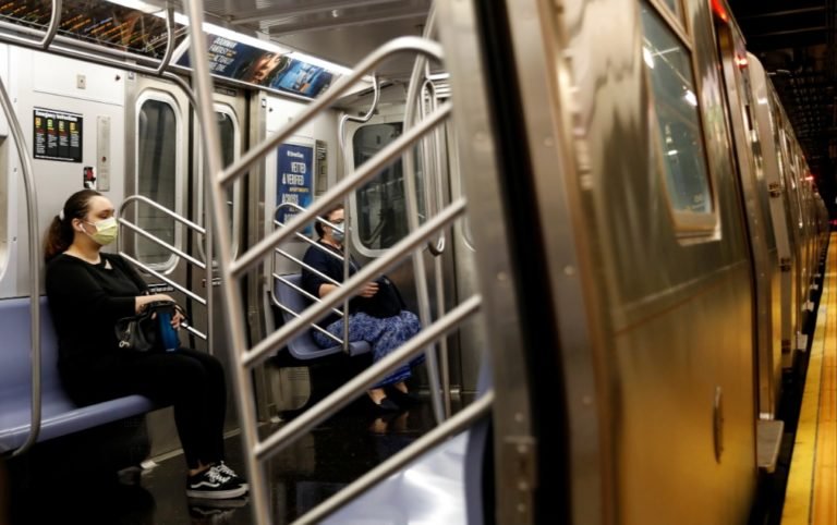 Nueva York inicia su regreso a la normalidad