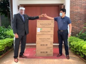 Embajada China dona 5000 mascarillas para limonenses con la mediación del diputado David Gourzong