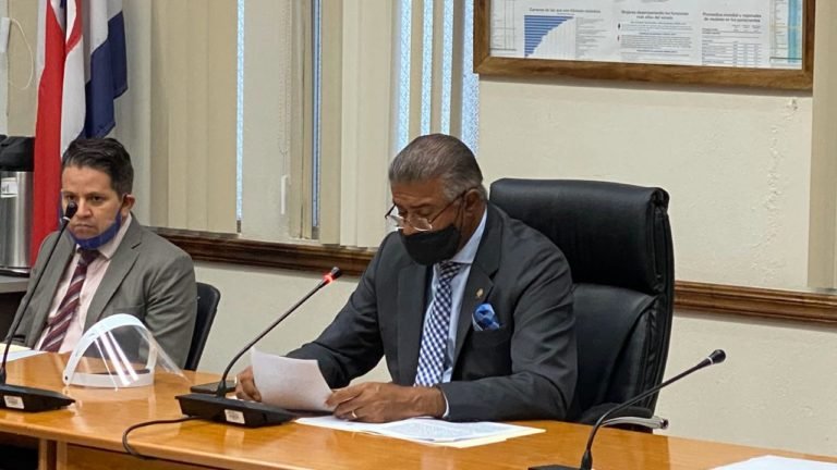 Dictamina proyecto para establecer gradualidad del cobro del IVA en construcción