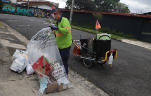 Municipalidad de San José suspende servicios de recolección de basura por casos de COVID-19