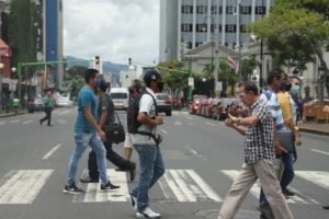 CICR: Crecimiento económico no puede depender de la inefectiva estrategia del “martillo y la danza”