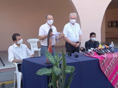 No debemos callar ante violencia de regímenes de Brasil y Colombia