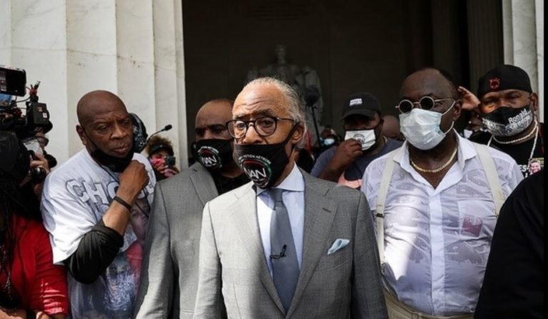 Activistas afroamericanos piden un diálogo nacional sobre el racismo en EE.UU.