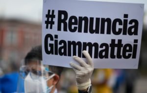 Guatemaltecos piden renuncia de presidente en medio de pandemia