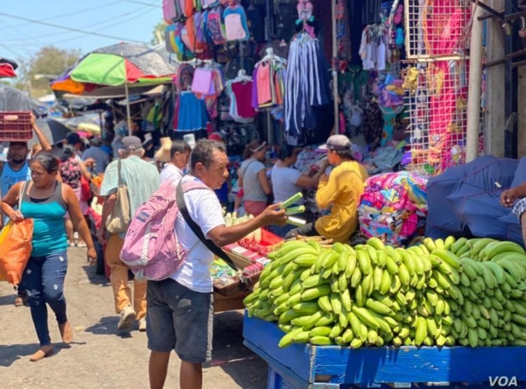 Expertos: Plan recaudatorio de Ortega “asfixia” económicamente a los nicaragüenses