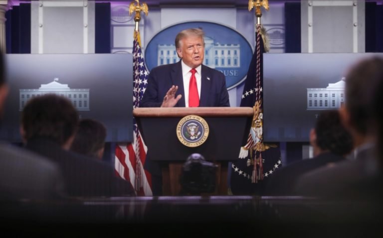 Trump dice que EE.UU. empieza a ver “avances significativos” en la lucha contra la pandemia