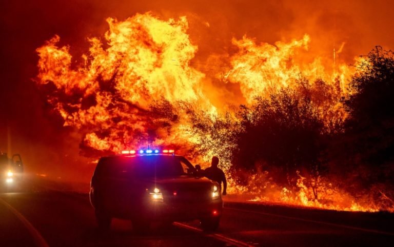 Incendios forestales en el oeste de EE.UU. dejan al menos 7 muertos