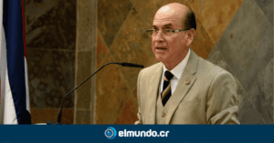 Decano de Ciencias Económicas de la UCR señala que propuesta del Gobierno golpearía a las familias y al sector productivo