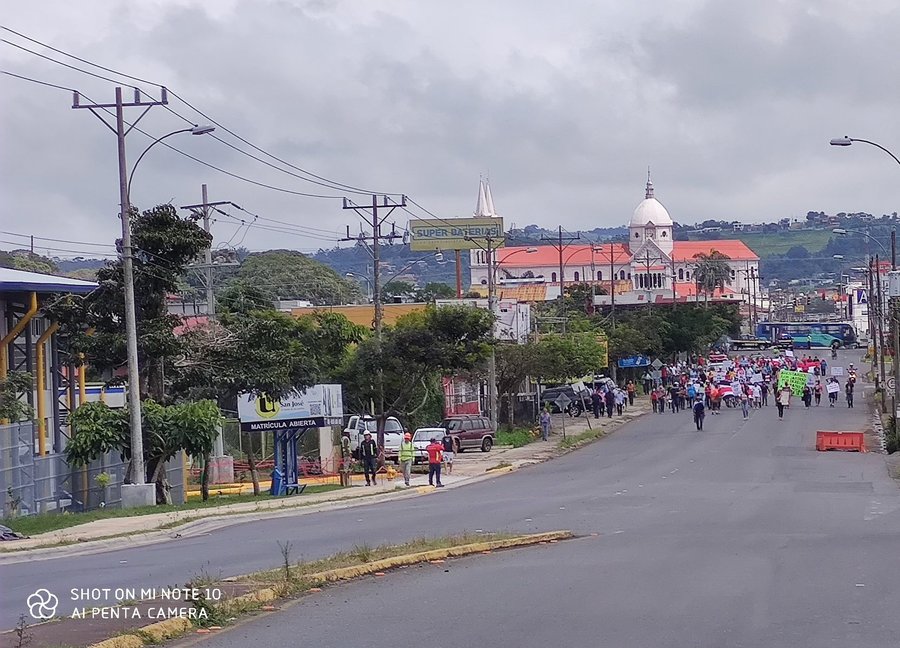 Entrada San Ramon Manifestantes cierran Ruta 1, en la entrada a San Ramón