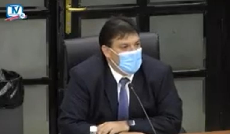 Asesor de la DIS asegura que visitó Defensoría por invitación de Catalina Crespo