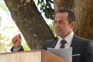 Asalariado de lujo de la UCR propone cómo solucionar problema fiscal