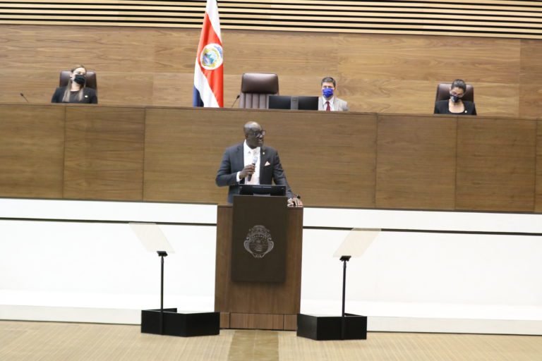 Cruickshank denuncia mas de 22 millones de dólares que están ociosos en cuentas de Japdeva