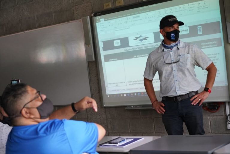 Representantes de Paquera proponen creación de colector sanitario en Montezuma