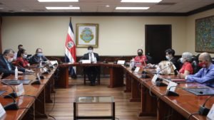 Politóloga y economista liderarán mesa de diálogo de Carlos Alvarado