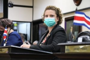 Pesca de camarón devuelve la esperanza a familias de las zonas costeras, asegura Carmen Chan