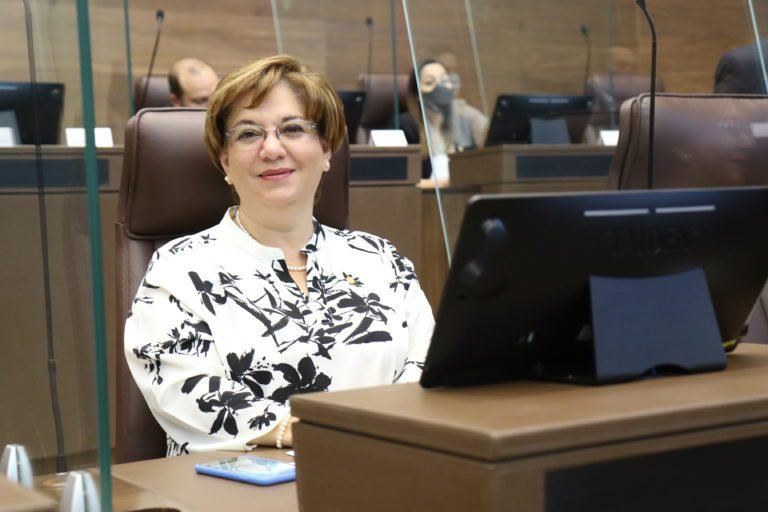 Shirley Díaz se suma a lista de diputados aislados por COVID-19