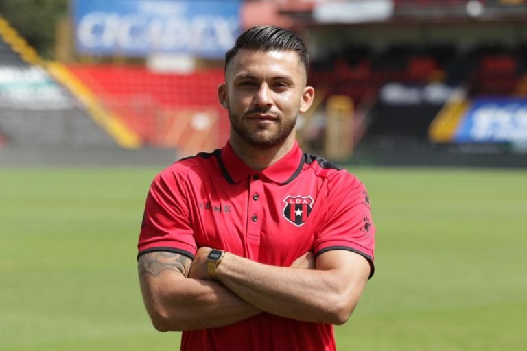 San Carlos se queda con el  jugador que fue moneda de cambio  para la llegada de Álvaro Saborío a Alajuelense