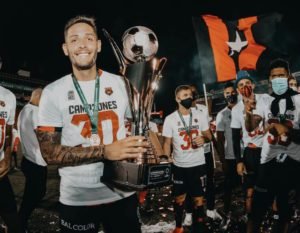 Alajuelense tiene en la mesa una oferta formal por Jonathan Moya