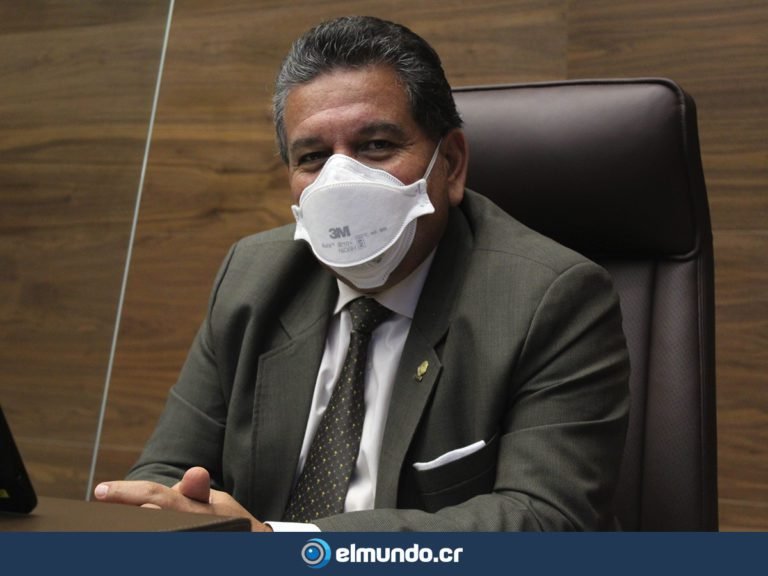 Diputado Rodolfo Peña se encuentra estable y fue trasladado al Hospital Calderón Guardia