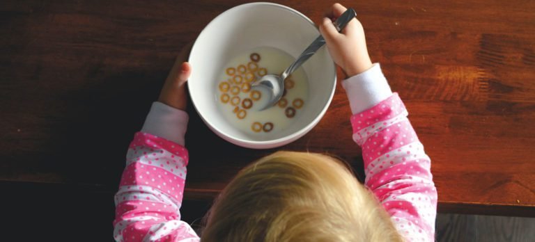 UNICEF entrega alimentos a niños británicos por primera vez en la historia