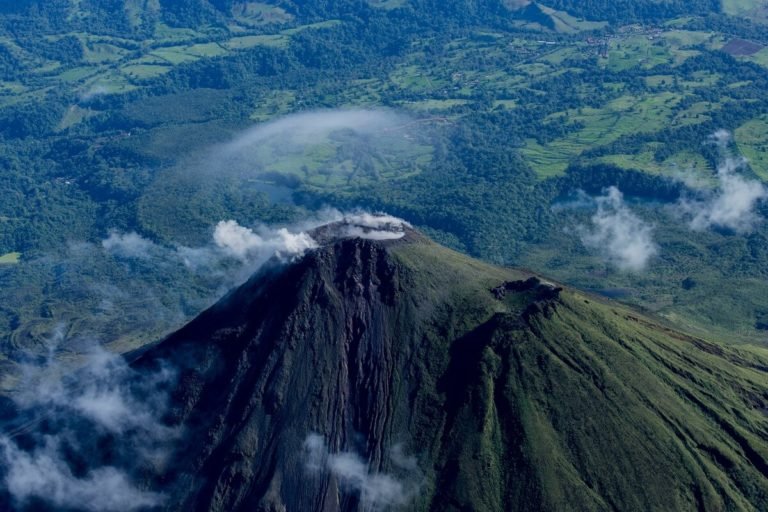 Realizan operativos en el Volcán Arenal y Cerro Chato para controlar turismo ilegal