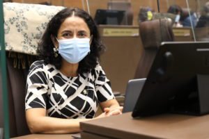 León presenta proyecto de reforma al impuesto a la propiedad de vehículos, embarcaciones y aeronaves