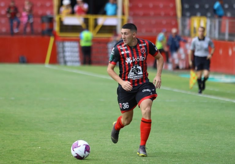 Facundo Zabala se despide de Alajuelense y Rashir Parkins jugará en condición de préstamo