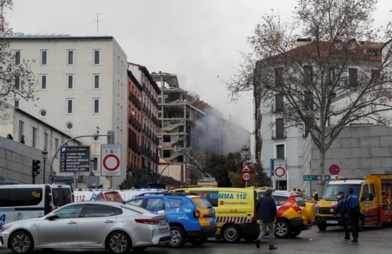 Dos muertos y ocho personas heridas deja fuerte explosión en Madrid