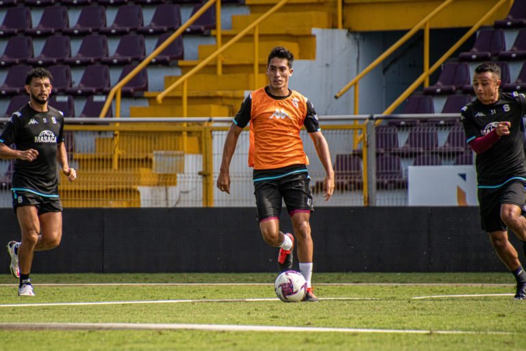 La comunicación en Saprissa es clara: viene un recambio generacional y el que quiere estar en Saprissa está