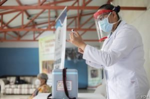 CCSS y Salud piden tiempo a Defensoría para entregar información sobre personas en teletrabajo vacunadas contra covid-19