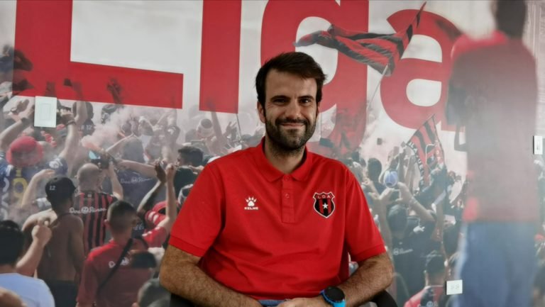 (Video) Vidal Paloma en Alajuelense: “me pagan por ser el malo de la película”