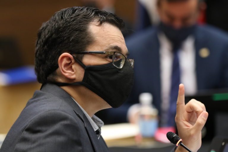 La plata para pagarle a Meco y H Solís se tramita rápido y sin mucha demora, critica Villalta