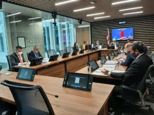 Bancos estatales, ICE y INS quedan fuera de la ley de empleo público