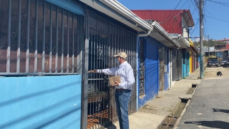 Cartagineses de escasos recursos reciben 5 mil mascarillas