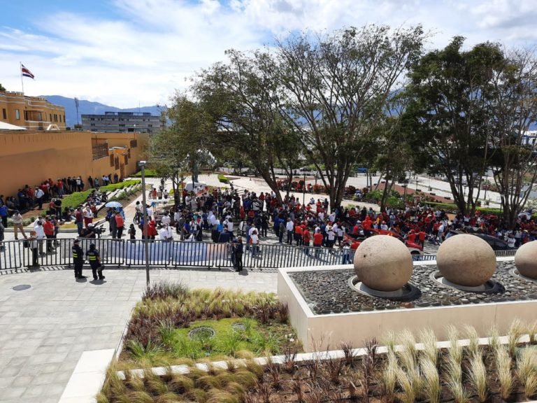 Universidades Públicas se manifiestan en defensa de la autonomía