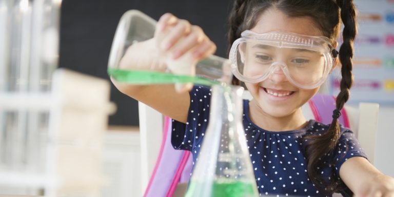 Hoy se conmemora el Día Internacional de la Mujer y la Niña en la Ciencia