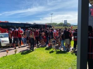 Los aficionados rojinegros lo volvieron hacer: Montaron la fiesta al despedir a Alajuelense