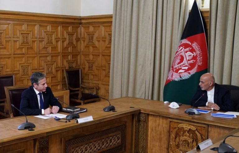 Blinken visita Afganistán para promover retiro de tropas estadounidenses