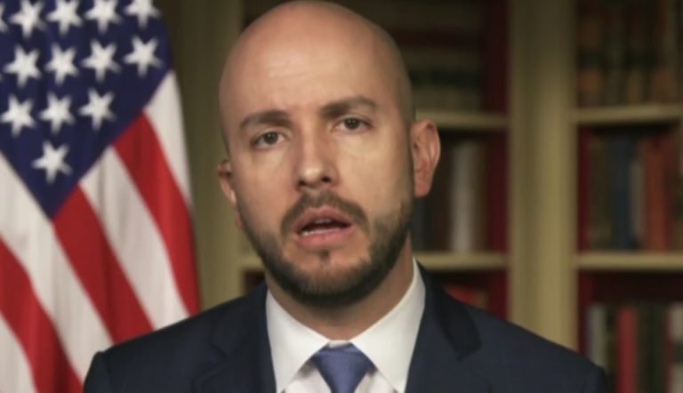 A la Casa Blanca “no le importa la ideología”, sino la democracia en Latinoamérica