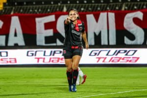 Las Leonas le cortan le cortan el circuito a Saprissa y ganan el Clásico
