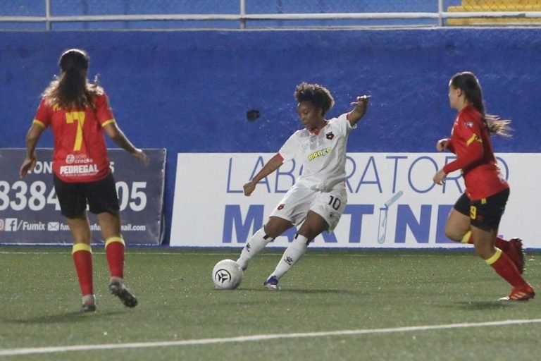 Alajuelense y Herediano dividen honores y la tabla de posiciones arde